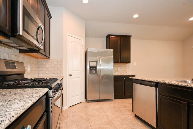 Building Photo - 29354 Dunns Creek Ct