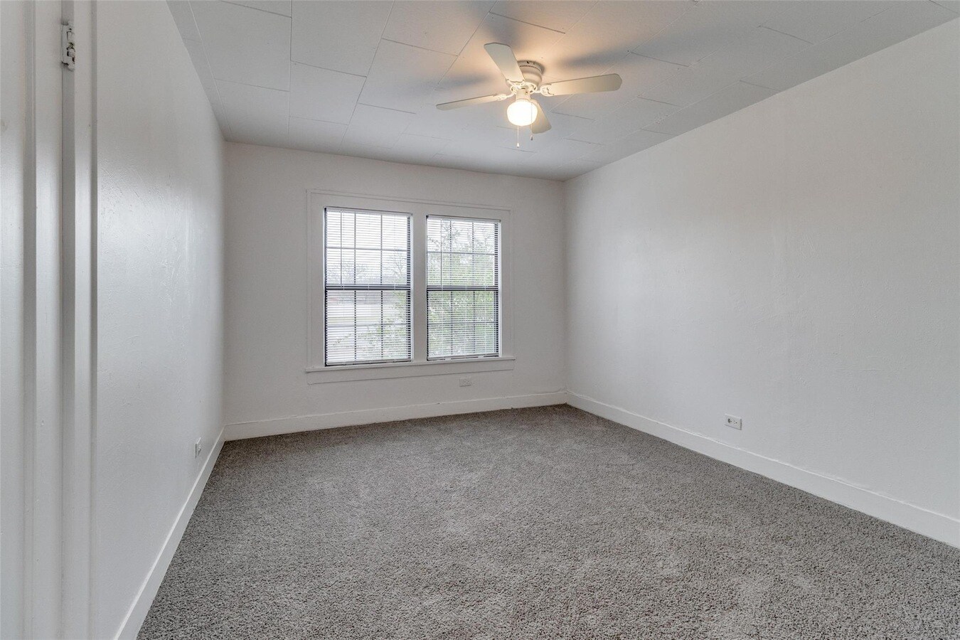 Building Photo - 731 W Hull St