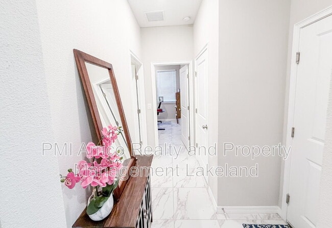 Building Photo - 2573 Village Lakes Blvd