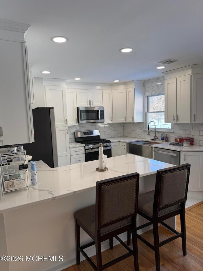 Building Photo - 45 Harbor Inn Rd