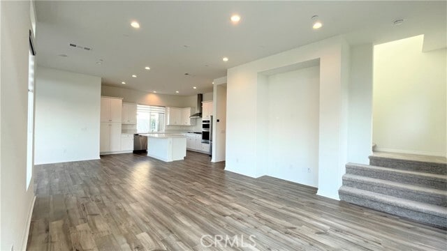 Building Photo - 152 Sawbuck