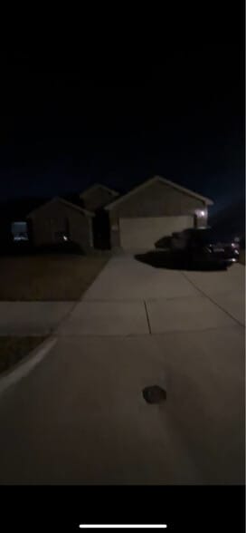 Building Photo - 1013 Larch Ln