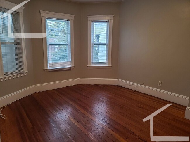 Building Photo - 348 Faneuil St