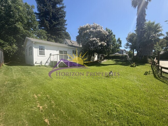 Building Photo - Bright 2 Bed 2 Bath 1,251 Sqft. Fair Oaks Home