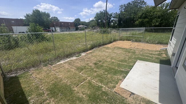 Building Photo - 3211 Bourland St
