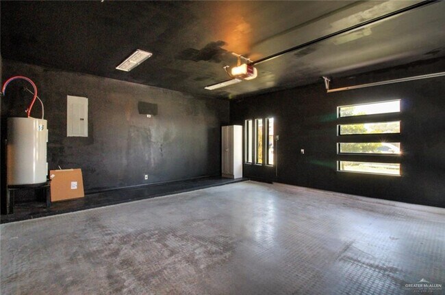 Building Photo - 3501 Umar Ave