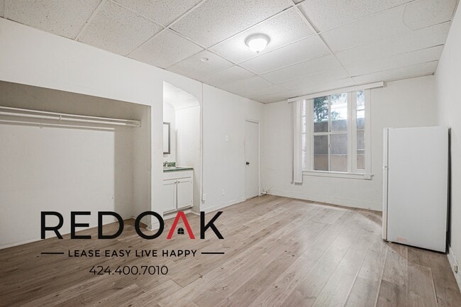 Building Photo - 627 Normandie Ave