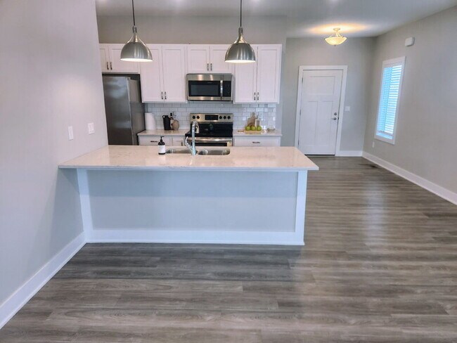 Building Photo - 2728 Yordi Dr