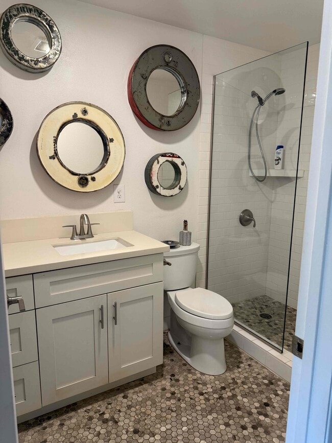 Building Photo - 220 Kaiola Pl