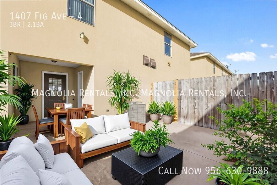 Building Photo - 1407 W Fig Ave