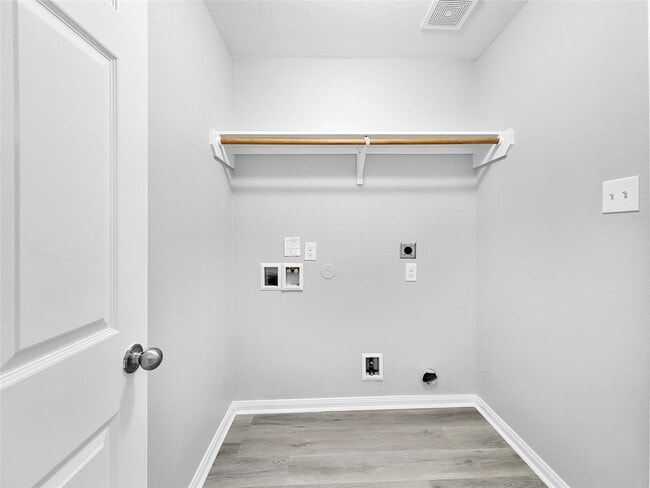 Building Photo - 930 Paradise Rd