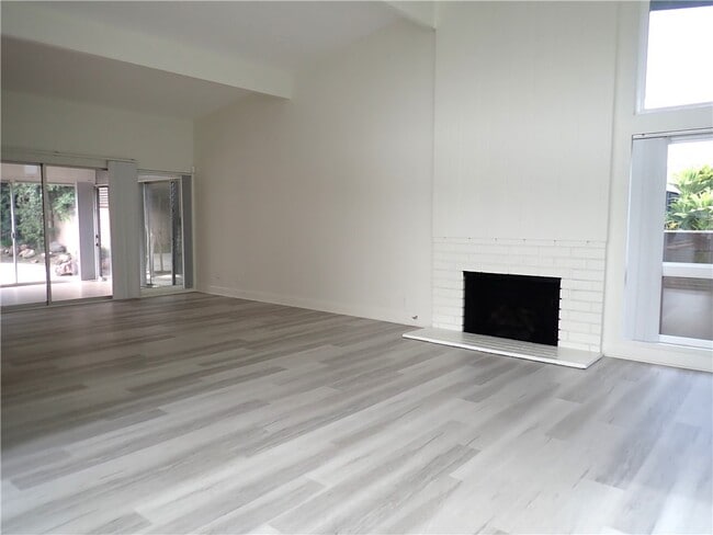 Building Photo - 12901 Martha Ann Dr