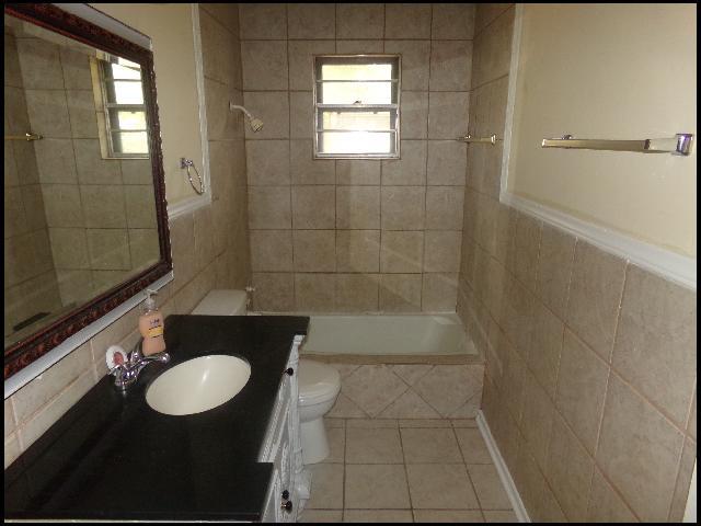 Building Photo - 511 Shirley Cove