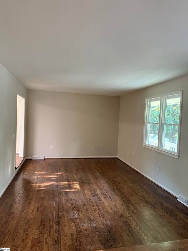 Building Photo - 102 Baldwin Cir