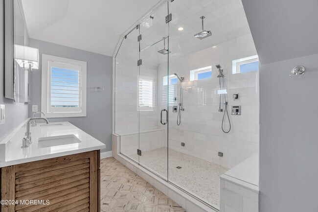 Building Photo - 3574 Ocean Terrace