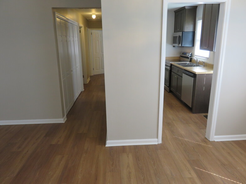 Building Photo - 1621 Dearborn Dr