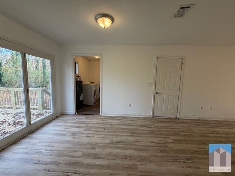 Building Photo - 2467 Verner Rd