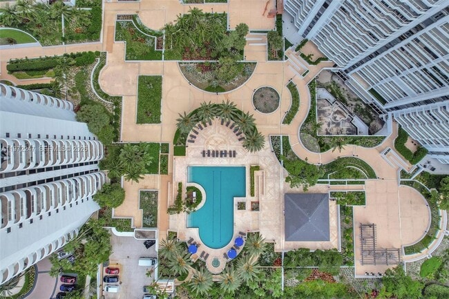 Building Photo - 21200 Point Pl