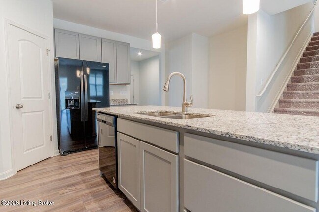 Building Photo - 1900 Cherry Glen Dr