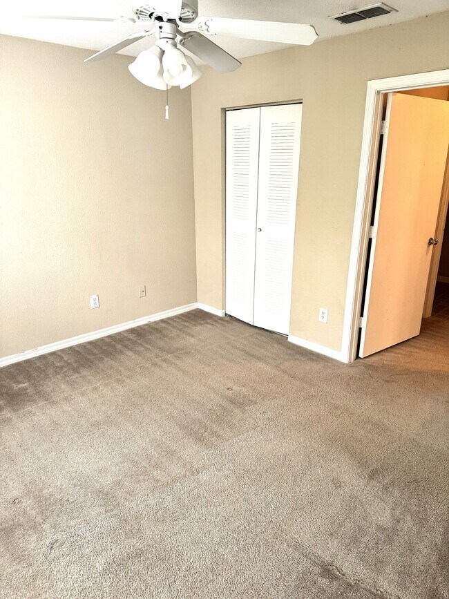 Building Photo - 1717 County Rd 220