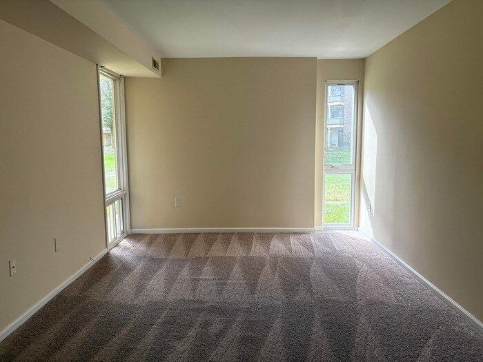 Building Photo - 7111 Donnell Pl