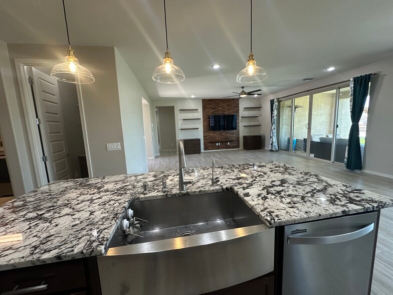 Building Photo - 2518 W Novak Way