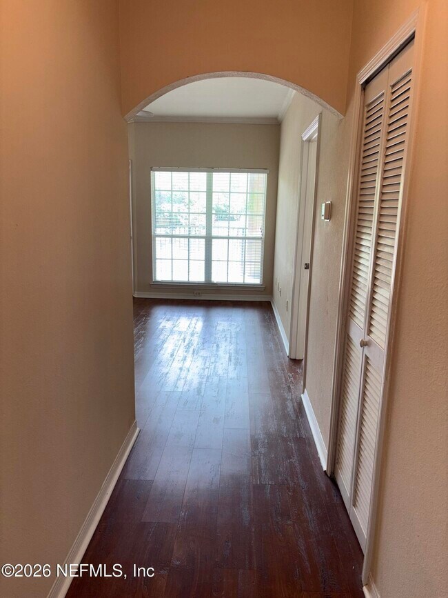 Building Photo - 7800 Point Meadows Dr