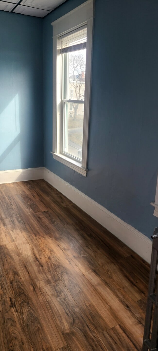 Building Photo - 33 Howard St