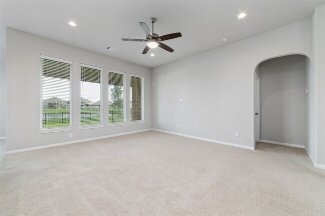 Building Photo - 77 Carmel Dr