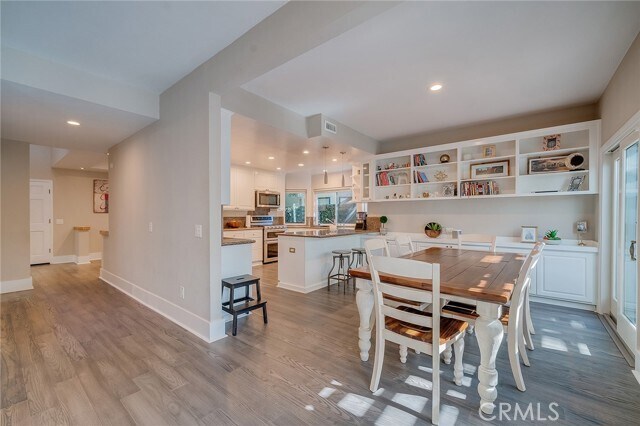 Building Photo - 6049 Rustling Oaks Dr