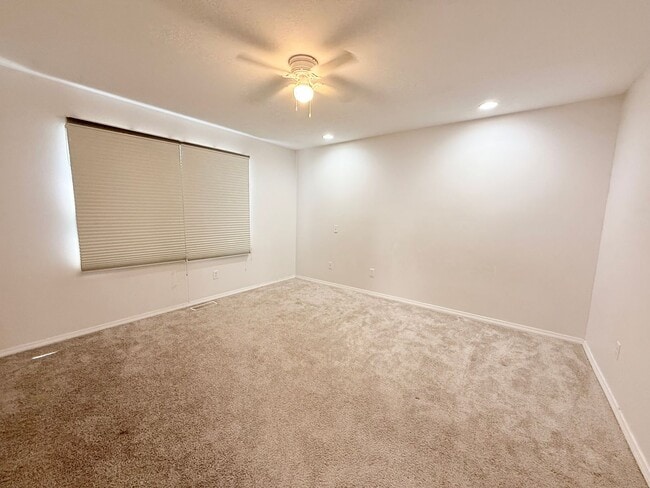 Building Photo - Photos Coming Soon – 3 Bedroom, 3.5 Bathro...