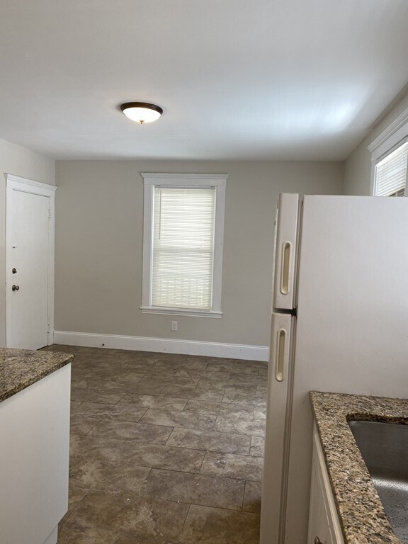 Building Photo - 85 Sheridan St