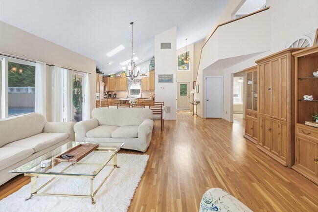 Building Photo - 60 Quogue Riverhead Rd