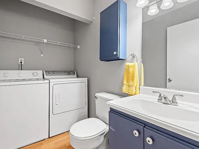 Building Photo - Room in Condo on Finley Forest Dr