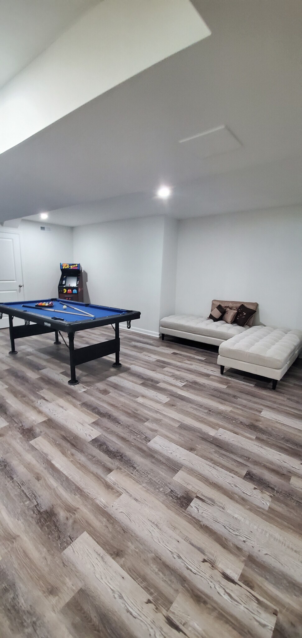 Pool Table and Seating - 225 Brafferton Blvd