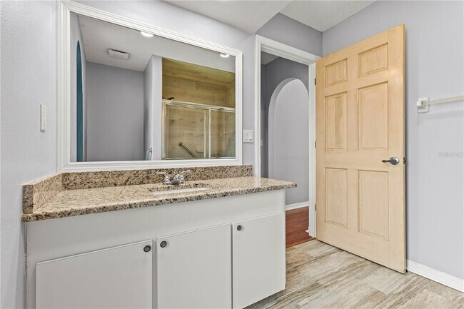 Building Photo - 9447 Ashley Dr