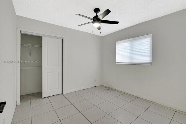 Building Photo - 6661 Meade St
