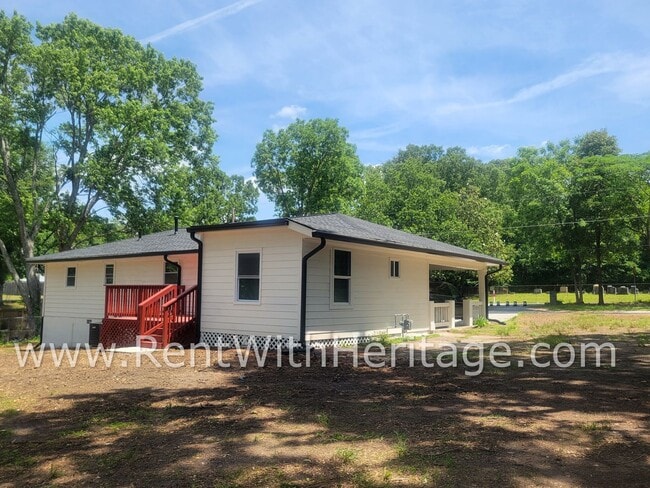 Building Photo - WOW!!! GORGEOUS BRICK RANCH HOME/ TOTALLY ...