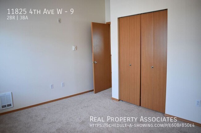 Building Photo - 11825 4th Ave W