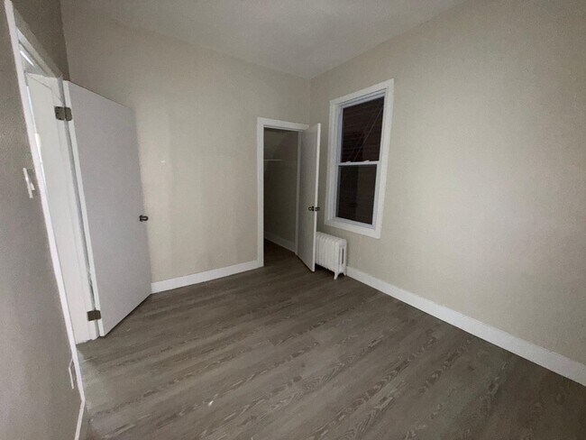 Building Photo - 221 Wilkinson Ave