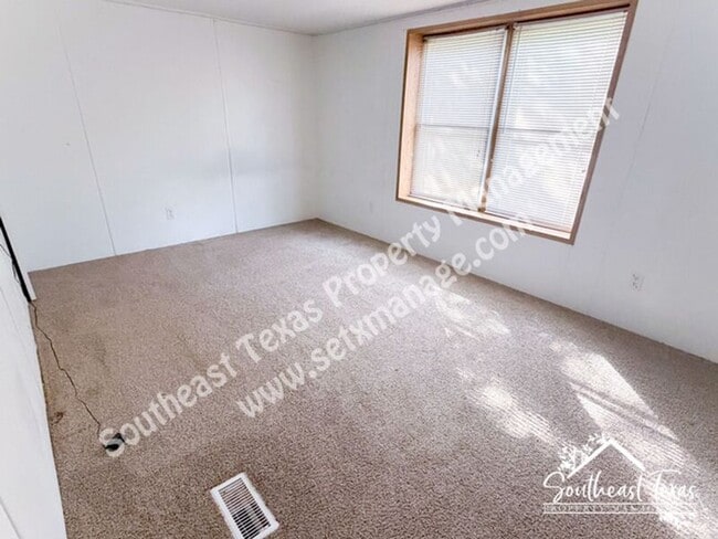 Building Photo - 545 Oak St