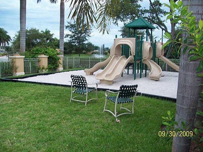 Building Photo - 4929 N Harbor Isles Dr