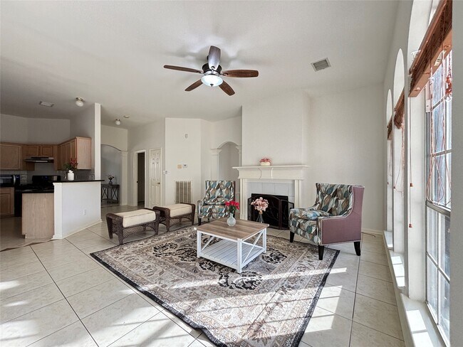 Building Photo - 1814 Senca Springs Ct