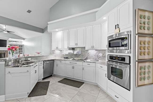 Building Photo - 5145 Timberview Terrace