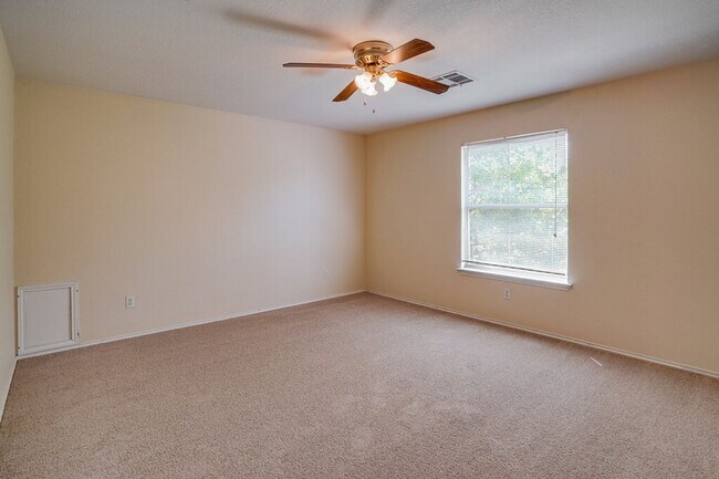 Building Photo - 17202 Ardisia Dr