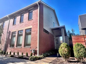 Building Photo - 130 Home St