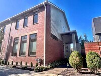 Building Photo - 130 Home St