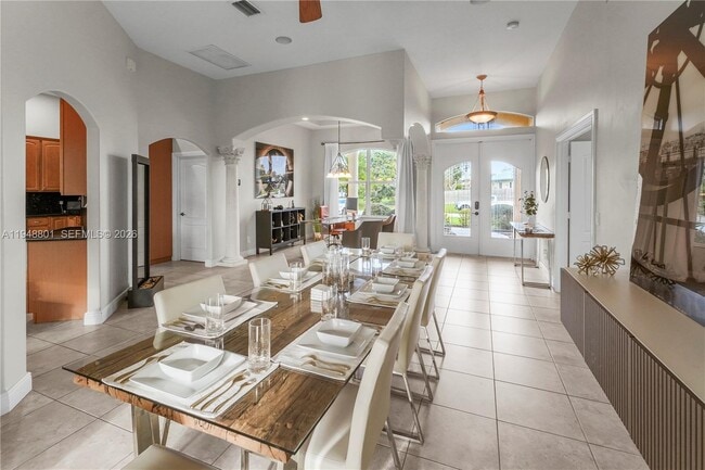 Building Photo - 315 SE Fisk Rd