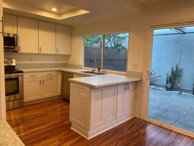 Building Photo - **Coming Soon** Modern Irvine Townhome in ...