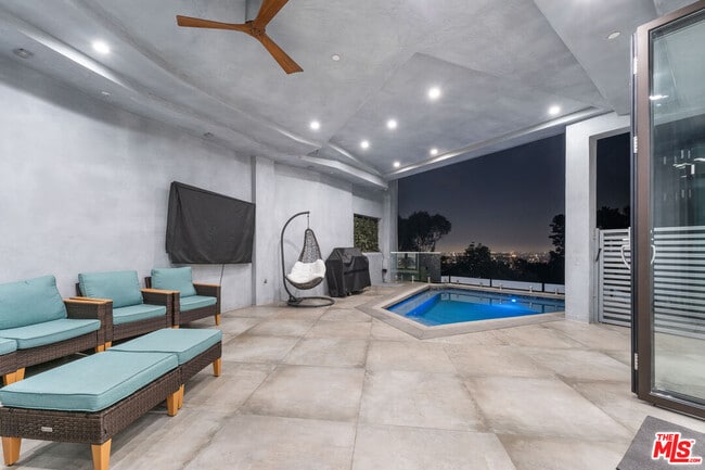 Building Photo - 6181 Temple Hill Dr